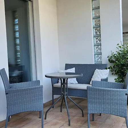 Sand&blue Z Basenem Apartment *