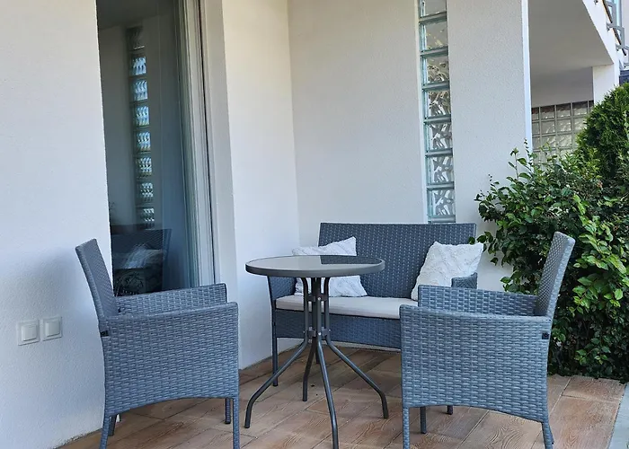 Sand&blue Z Basenem Apartment *